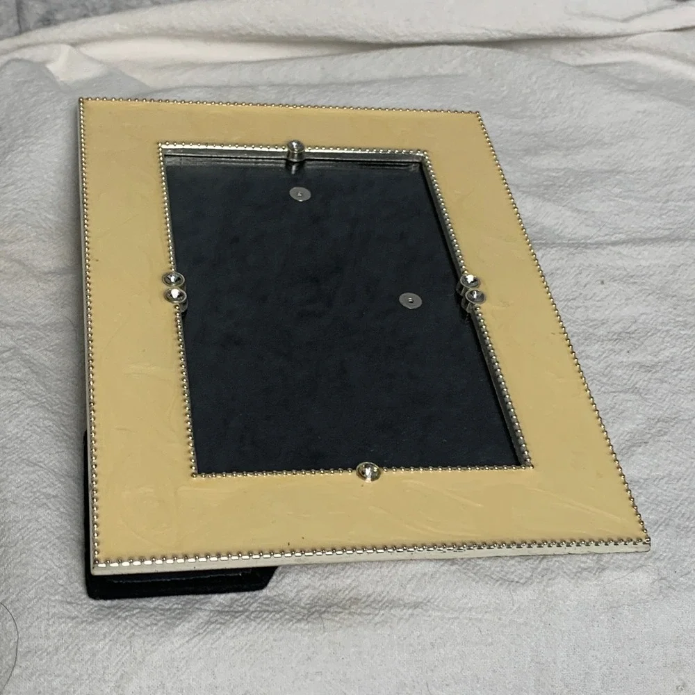 Cream Enamel Rhinestone Beaded 4x6 Picture Frame Silver Tone Marbled Tabletop